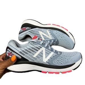 NEW BALANCE 860 SNEAKERS 9